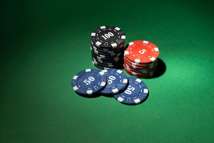 Antarmuka aplikasi royalslot menampilkan permainan slot dan opsi navigasi live casino
